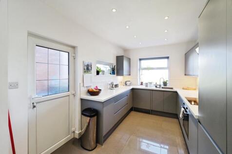 Stunning, Airy and Open Plan Kitchen/Dining Family Space