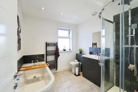 Stylish and Spacious Family Bathroom