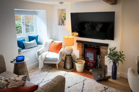 Cosy Lounge With ...