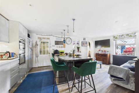 Kitchen Diner iii.jpg