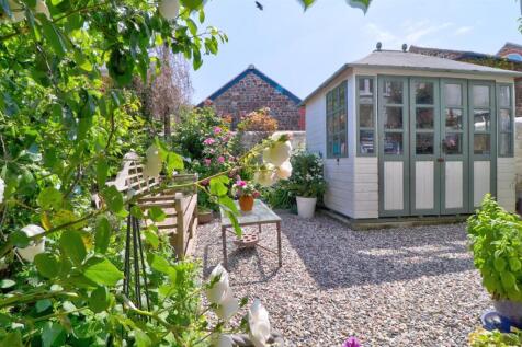 Rear garden new iii.jpg