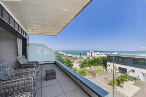 top balcony off living rm