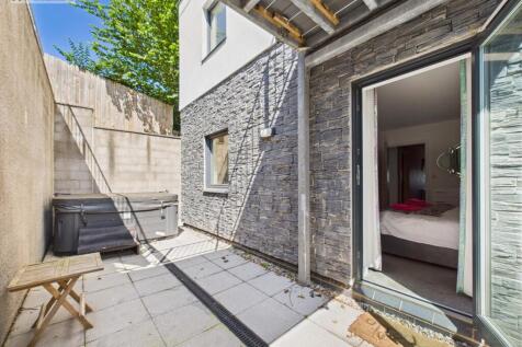 lower courtyard/hot tub