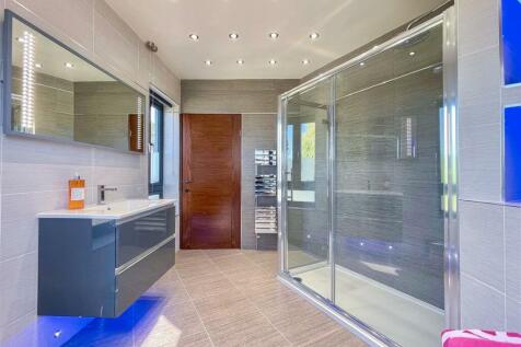 Master Ensuite