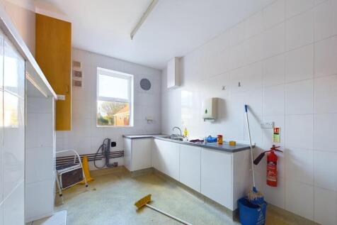 Second Kitchen/Utility