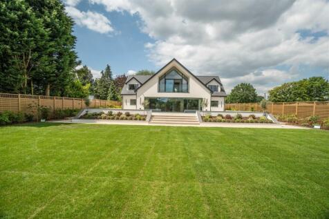 Beautiful Southerly Facing Rear Garden