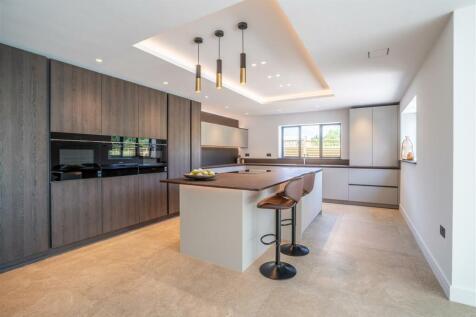 Luxury Fully Fitted Kitchen