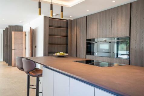 Luxury Fully Fitted Kitchen