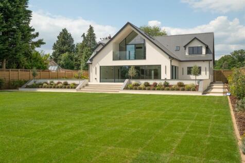 Beautiful Southerly Facing Rear Garden