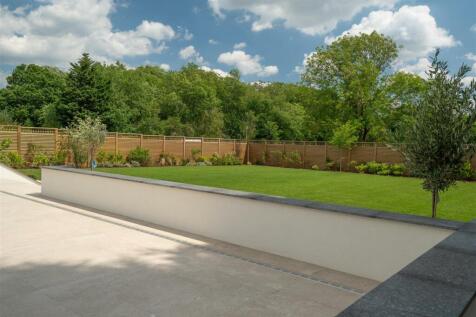 Beautiful Southerly Facing Rear Garden
