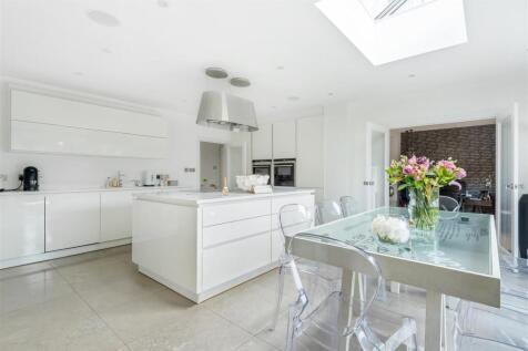 Kitchen / Breakfast Room