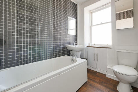 Bathroom 1-1