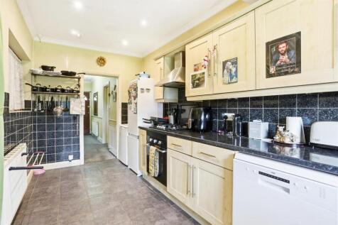 1577563810 - 15 Barrow Avenue SM5 - 13.jpg