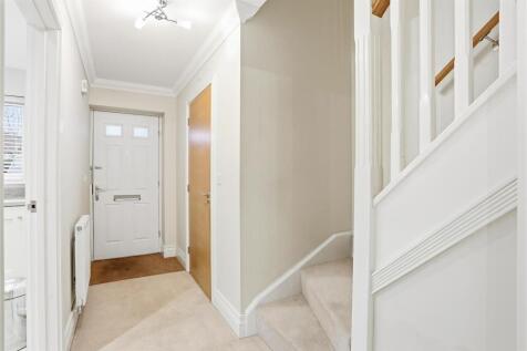 1590753081 - 2 Stanton Grove, KT20 - 3.jpg