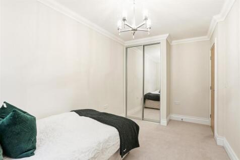 1590753081 - 2 Stanton Grove, KT20 - 20.jpg