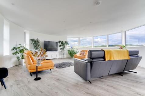 Circular living area