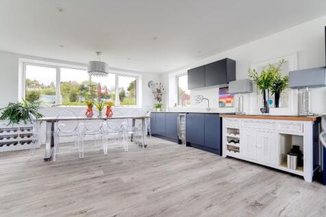 Dining room with space for a pizza oven