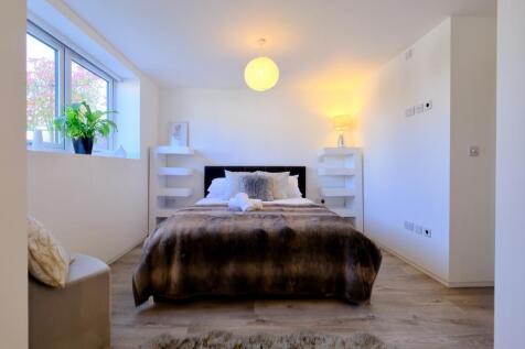Bedroom 1 (ground floor)