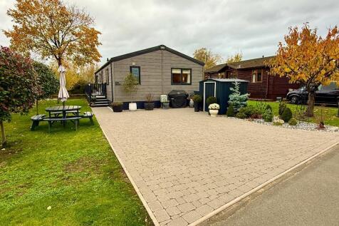 Great location, peaceful &amp; easy parking