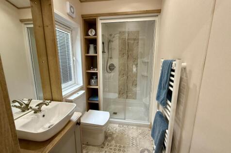 Ensuite shower room to bedroom 1