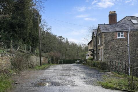 Parking on the lane is easy