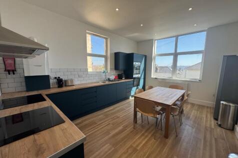 WhatsApp Image 2025-04-01 at 14.37.00.jpeg