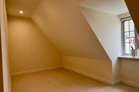 Living Room (3).JPEG