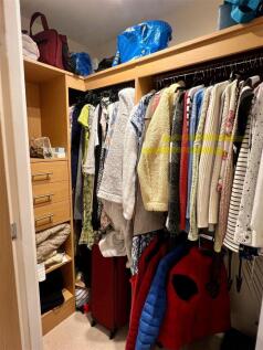 Walk-in Wardrobe.jpg