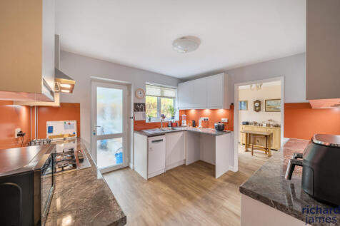 cd92f32da3c7474fa239f516c97c9985