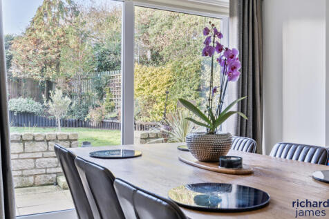 35707292296a437d98349632d5572b15