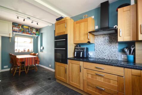 Kitchen / Breakfast Room