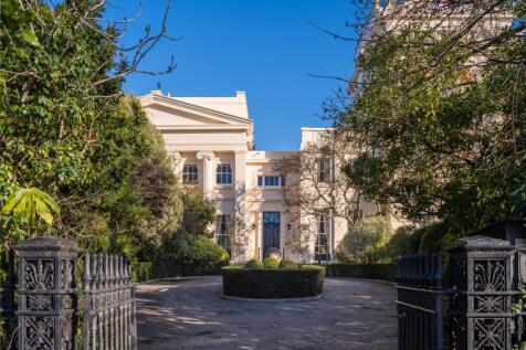 Gloucester Gate, Regent's Park, London, NW1