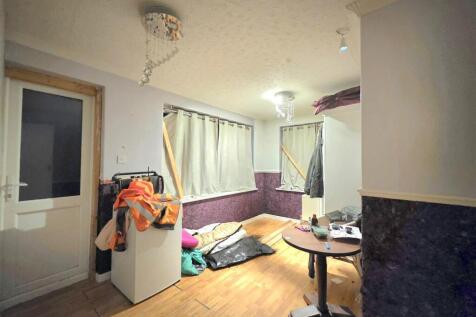 Family Room/Ground Floor Bedroom