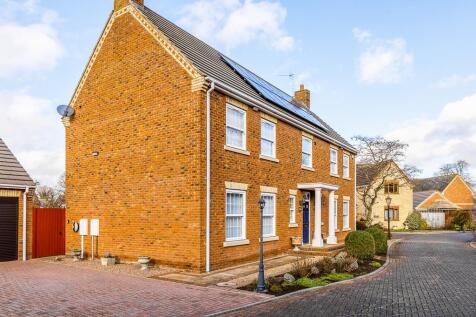 2 The Spinney Close (Kirton)-10.jpg