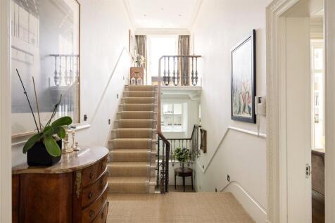 Hallway/Staircase