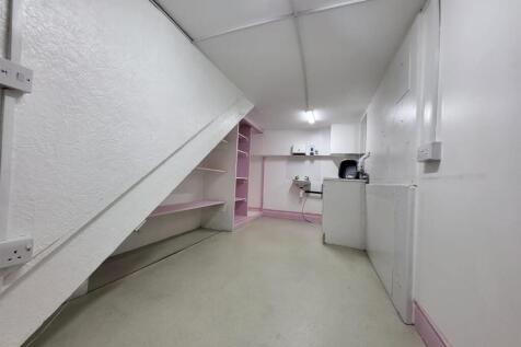 Vacant upstairs.jpeg