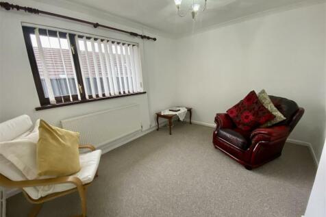 Sitting Room/Bedroom 4