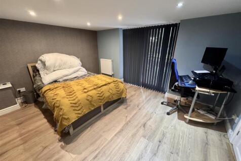 Bedroom/Office
