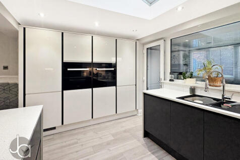 20251128_15131324...