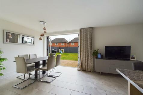 Open Plan Living/Dining/Kitchen