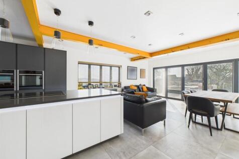 Living / Dining / Kitchen