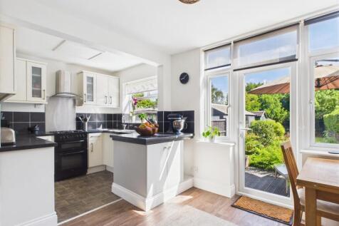 Living Kitchen/Dining Room