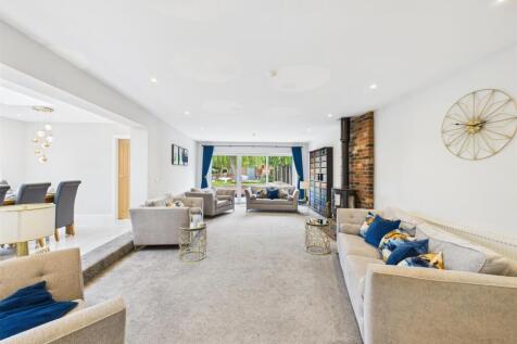 Spacious Living Room