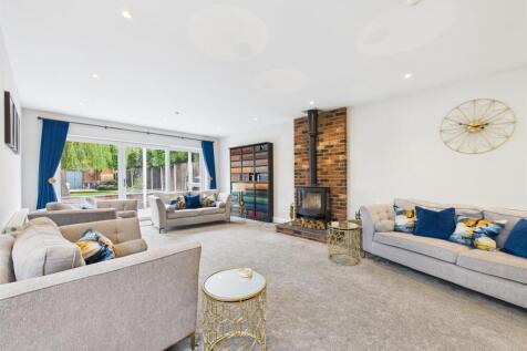 Spacious Living Room