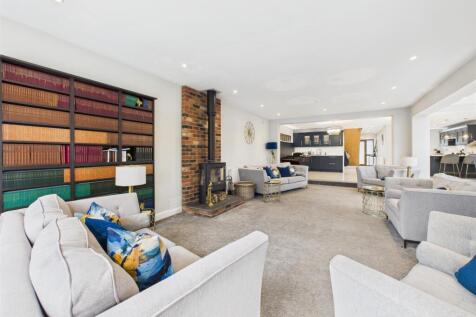 Spacious Living Room