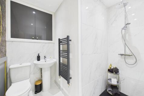 Superbly Appointed Shower Room