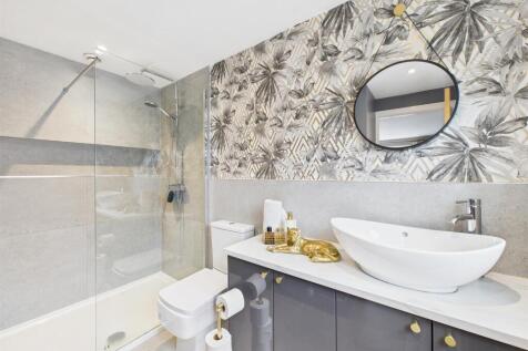 Superbly Appointed En-Suite Shower Room