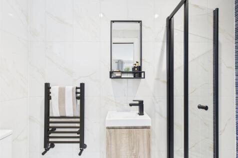 Superbly Appointed En-Suite Shower Room