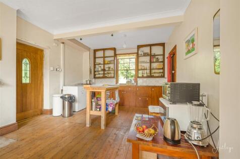 Kitchen / Dining Room