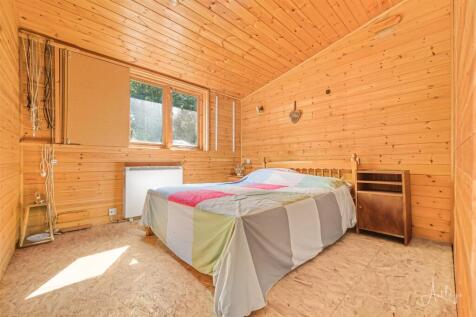 Summer House Bedroom 1